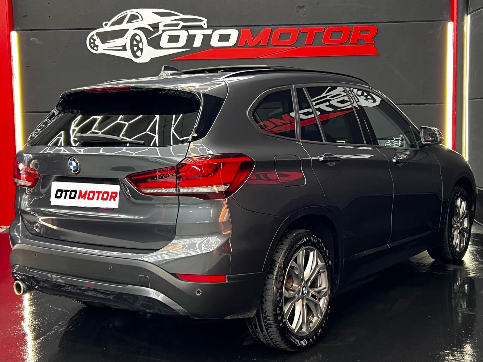 BMW X1 sDrive18i vista trasera derecha