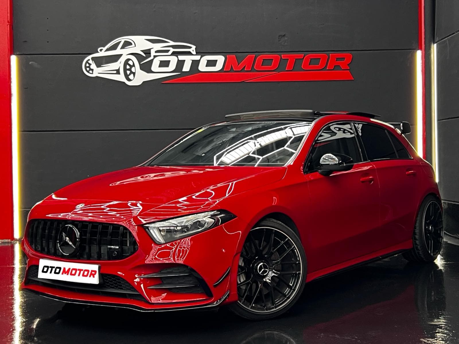 Mercedes AMG A35 4MATIC — vista frontal izquierda (1/29)