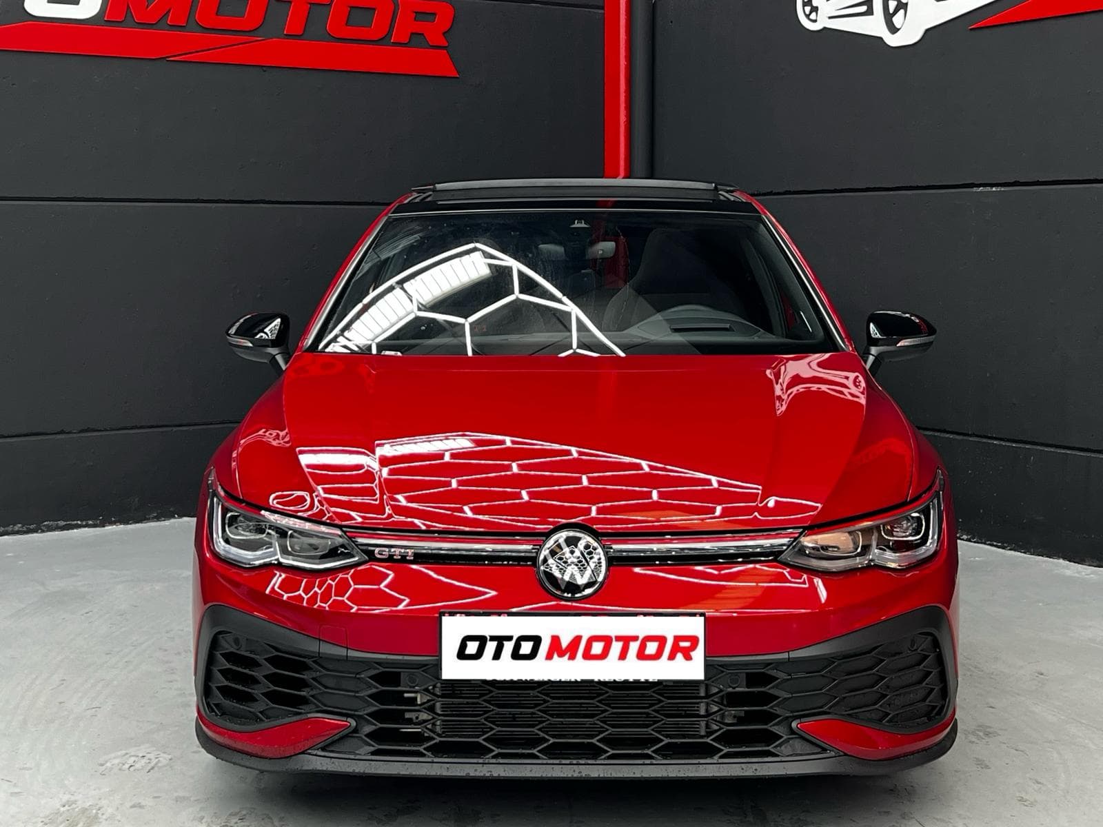 VW Golf GTI Clubsport 45 — vista frontal (1/20)